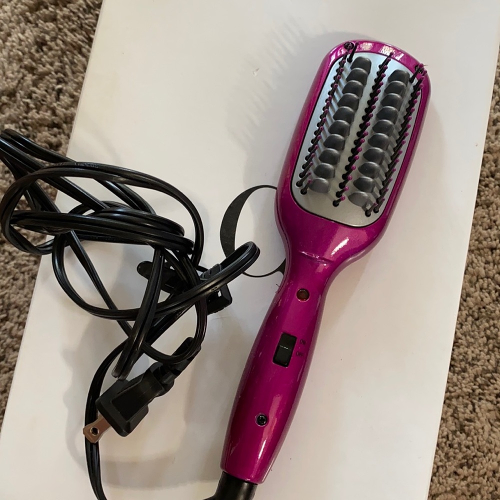 Conair Mini straightening hairbrush